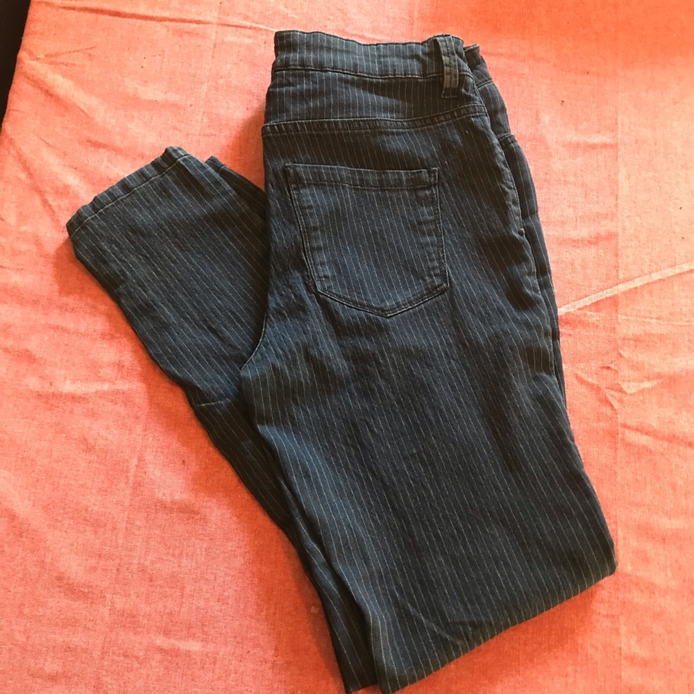 Forever 21 Blue & White Pin Stripe Skinny Jean 29